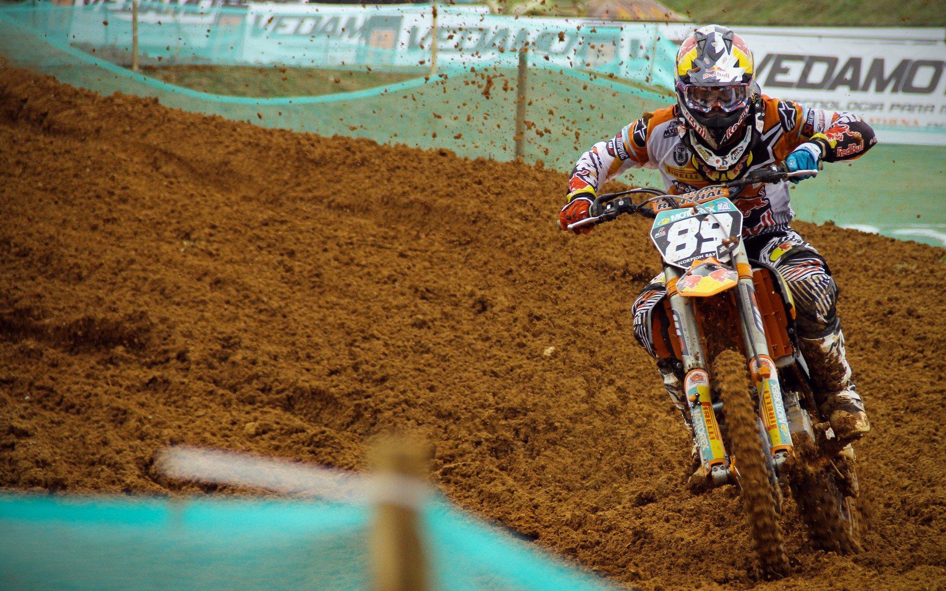 英超震撼夜，哈兰德完美戴帽！曼城5比1横扫富勒姆，距榜首仅一步之遥