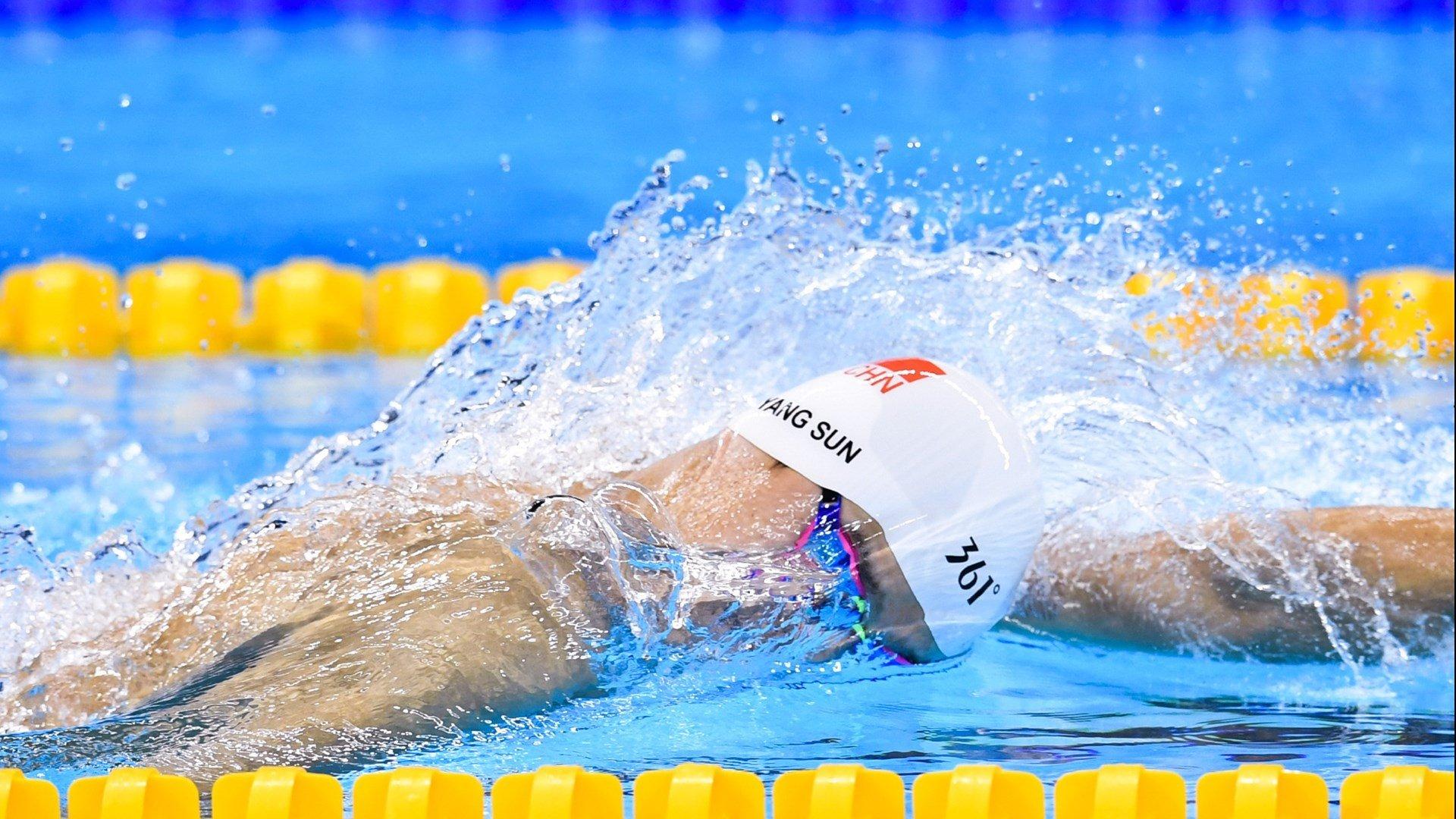 CMG群众足球邀请赛，山东泰安队五球横扫黑龙江哈尔滨队，小组赛展现强大统治力